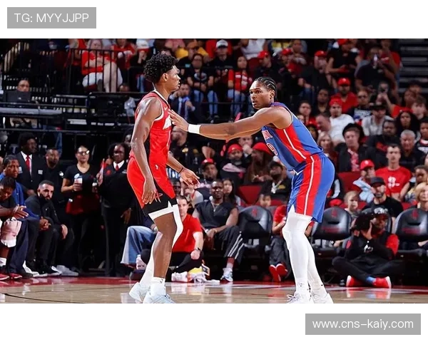 勒维尔19分,奥萨尔汤普森高效13分,活塞角色球员发挥关键