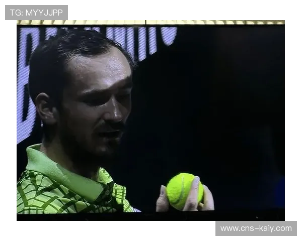 商竣程不敌梅德韦杰夫，ATP多哈站中国小将止步首轮展现与顶尖选手差距展现成长空间